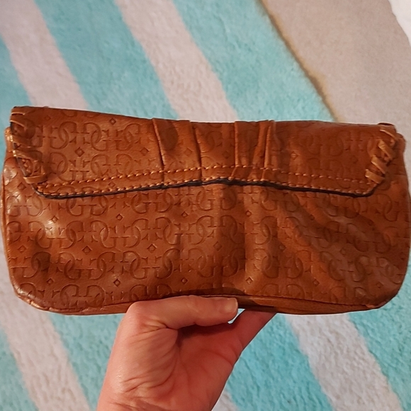 Guess purse - Picture 2 of 3